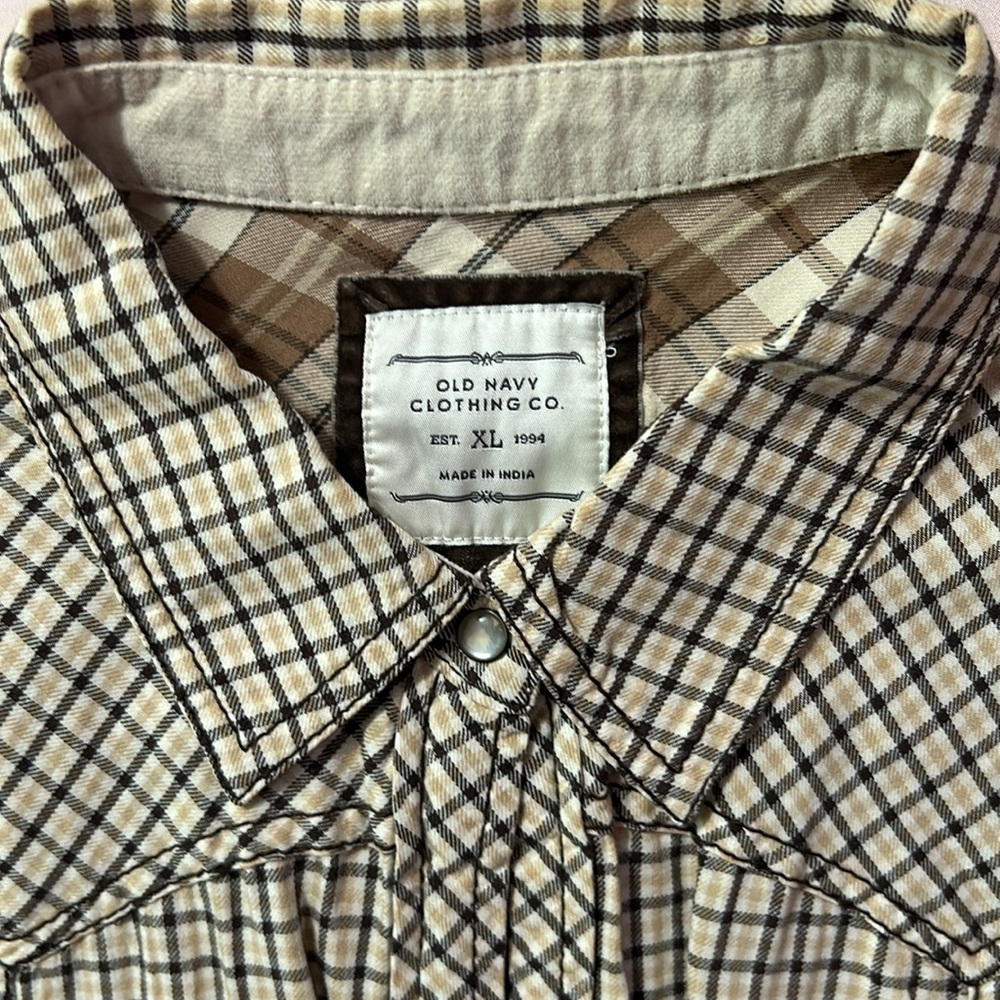 Long sleeve button down shirt. Western style. Checkered print. Snap buttons. - Picture 5 of 7